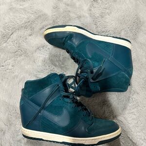Nike Sky Hi Wedge sneaker